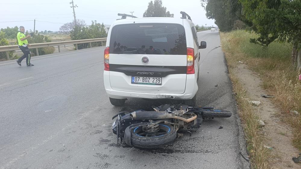 Manavgat'ta Emniyet Şeridinde F*ci Kaza