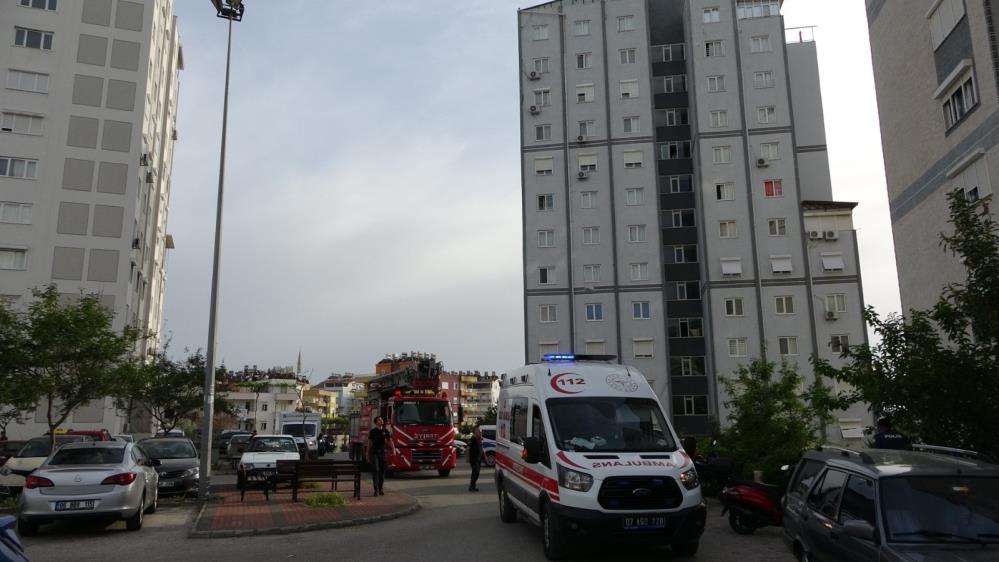 Manavgat'ta İntihara Kalkışan Kadını Polisler İkna Etti