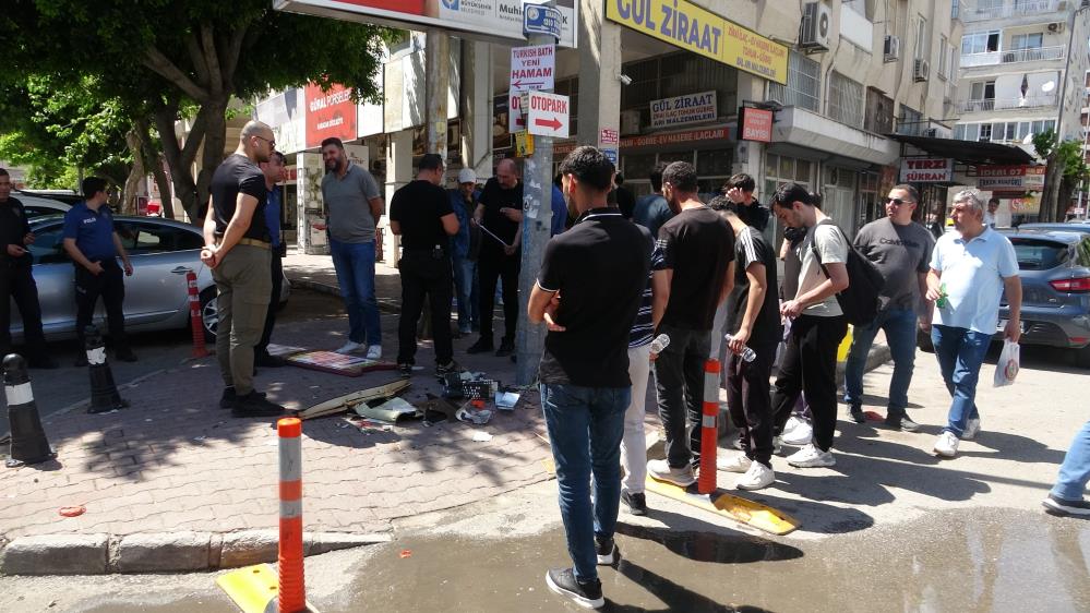 Muratpaşa'da Bomba Alarmı! Şüpheli Çanta Fünyeyle Patlatıldı