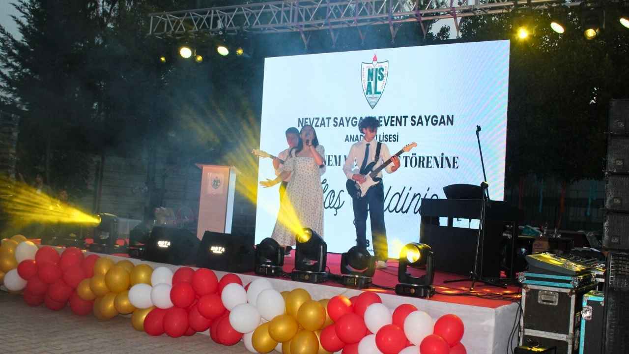 Nevzat Saygan Levent Saygan Anadolu Lisesi 14. Dönem Mezunlarını Uğurladı 4