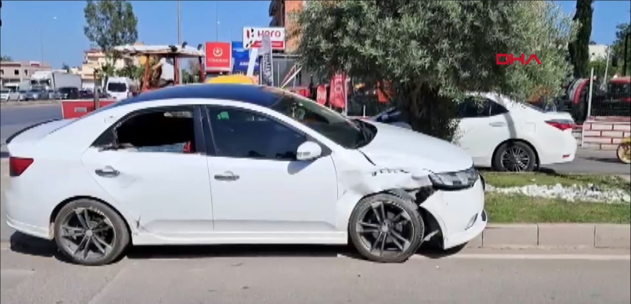 Serik'te F*ci Kaza! Yunus Ekipleri Otomobille Çarpıştı