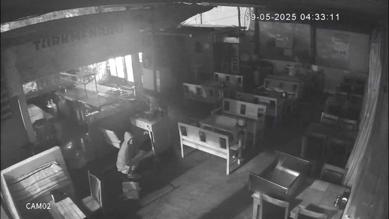 Adana’da Büfe Soygunu! Önce Yedi Sonra Çaldı 2