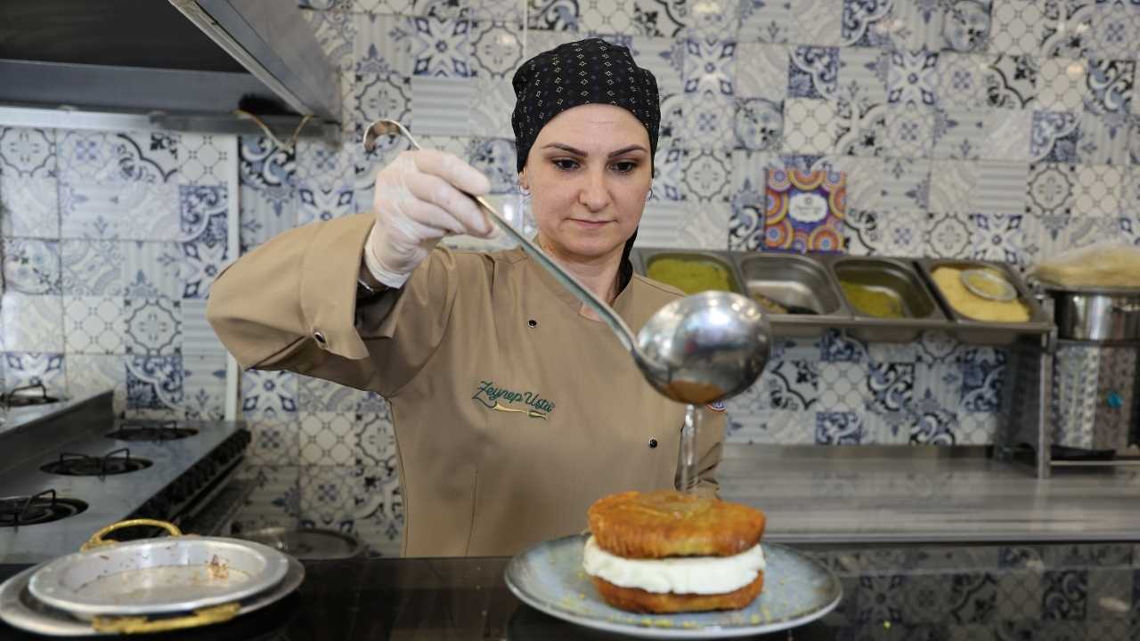 Adana’da Dondurmalı Tatlılar Menülerin Yıldızı Oldu 2