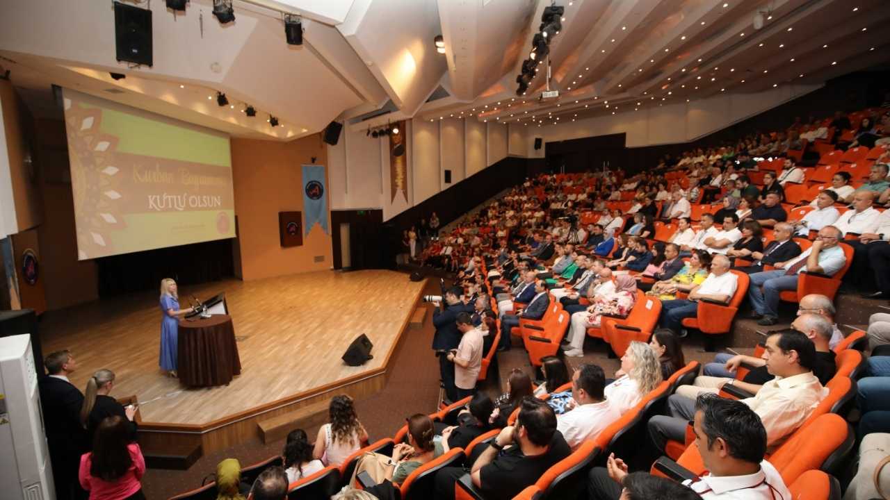Akdeniz Üniversitesi’nde Anlamlı Bayramlaşma Töreni 3