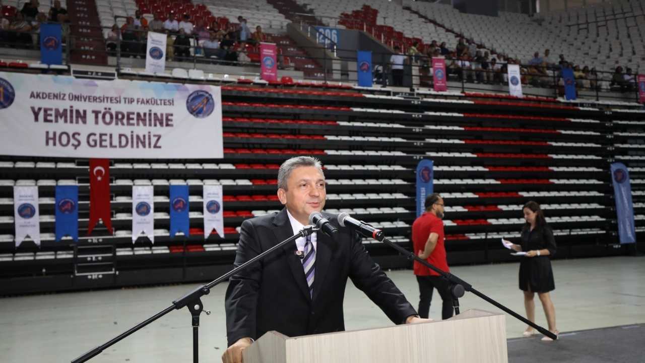 Akdeniz Üniversitesi’nden Türk Tıbbına 289 Yeni Hekim 3
