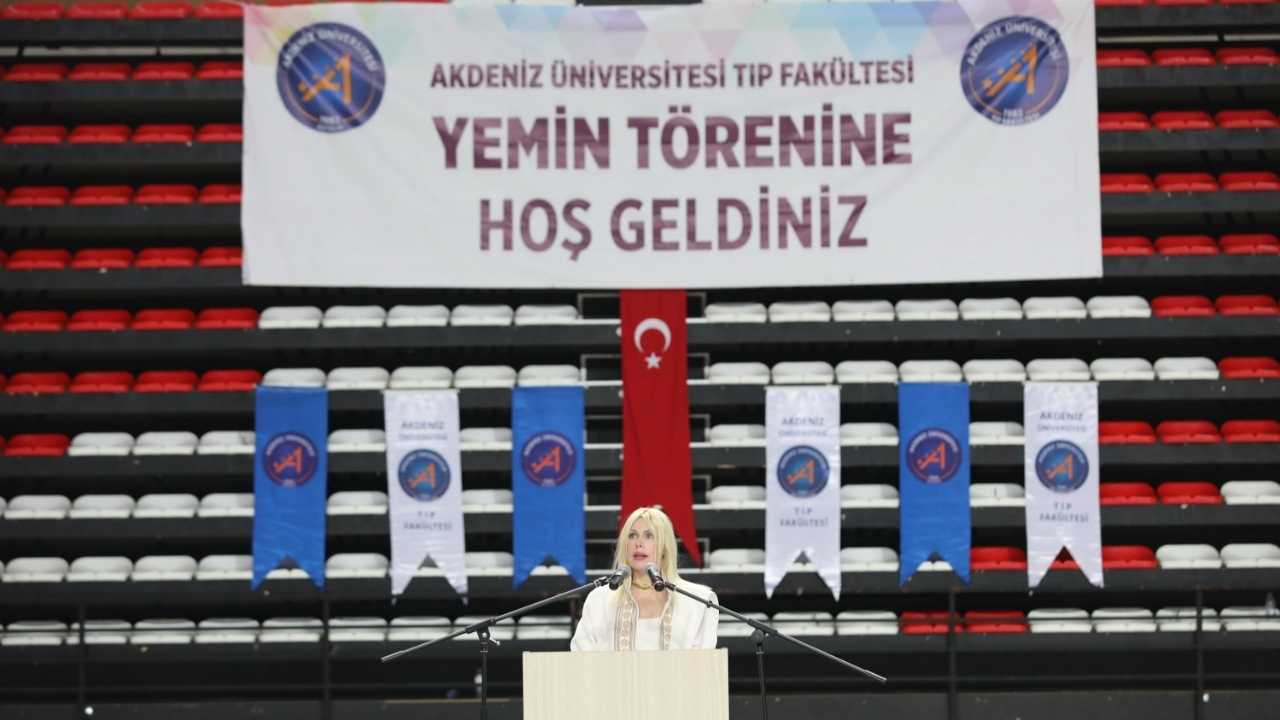 Akdeniz Üniversitesi’nden Türk Tıbbına 289 Yeni Hekim 4