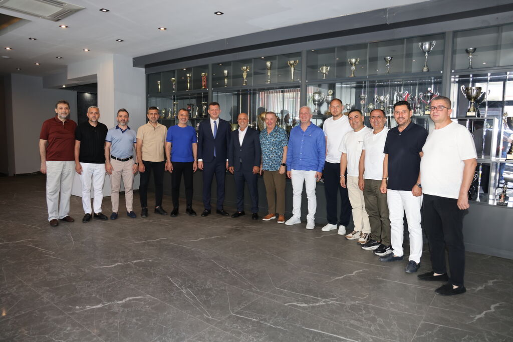 Alanya Kaymakamı Ürkmezer'den Alanyaspor’a Veda Ziyareti