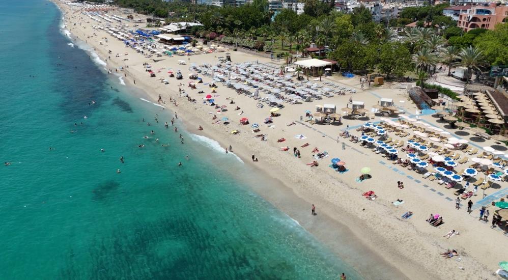Alanya’da Bayram Coşkusu Plajlara Taştı (2)