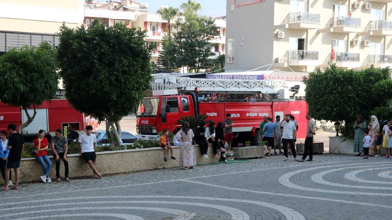 Alanya'da Defalarca Mühürlenen 5 Yıldızlı Otelde Yangın Çıktı!  3