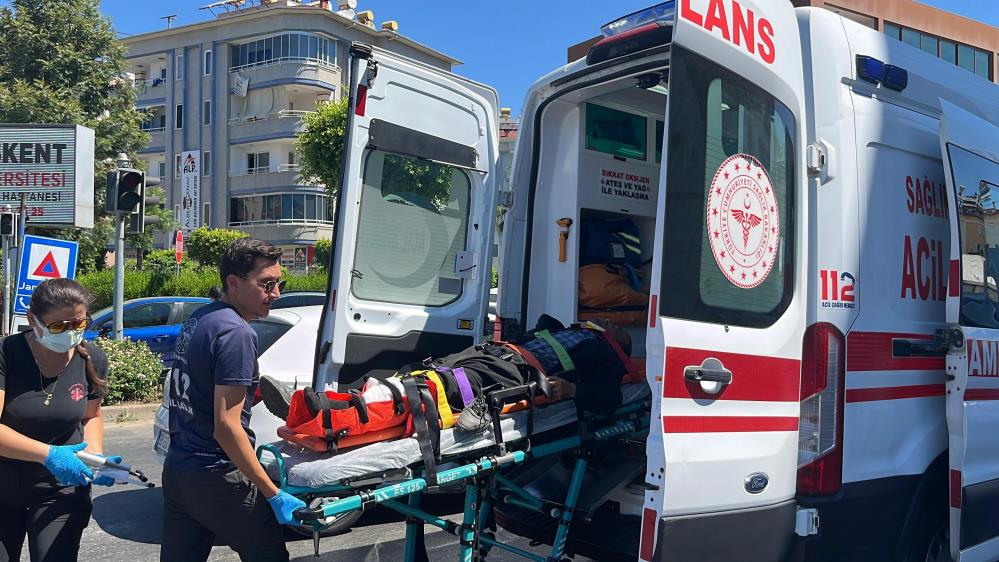Alanya’da F*ci Kaza! Motosiklet Sürücüsü Yaralandı