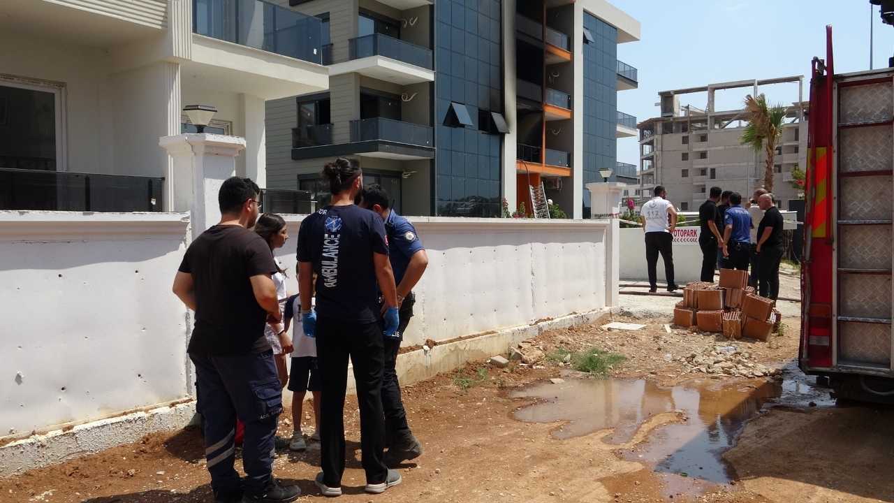 Antalya Aksu’daki Ev Yangınında 1 Kişi Yaralandı 2