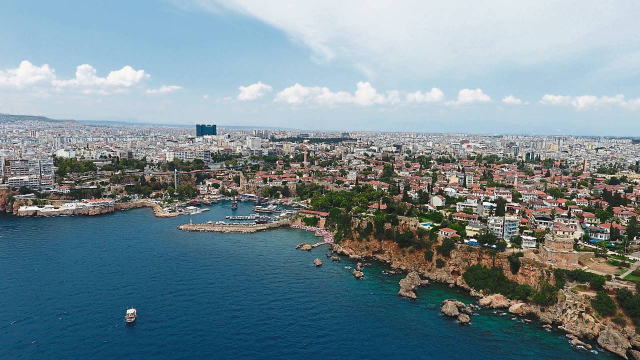 Antalya Kaleiçi'nde Yangına Dayanıklı Kapı Seferberliği (2)