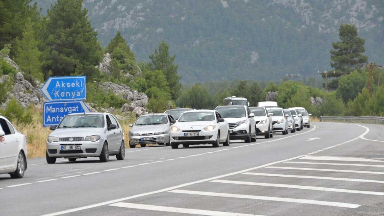 Antalya’da 5 Yılda 543 Bin Yeni Araç Trafiğe Çıktı 3