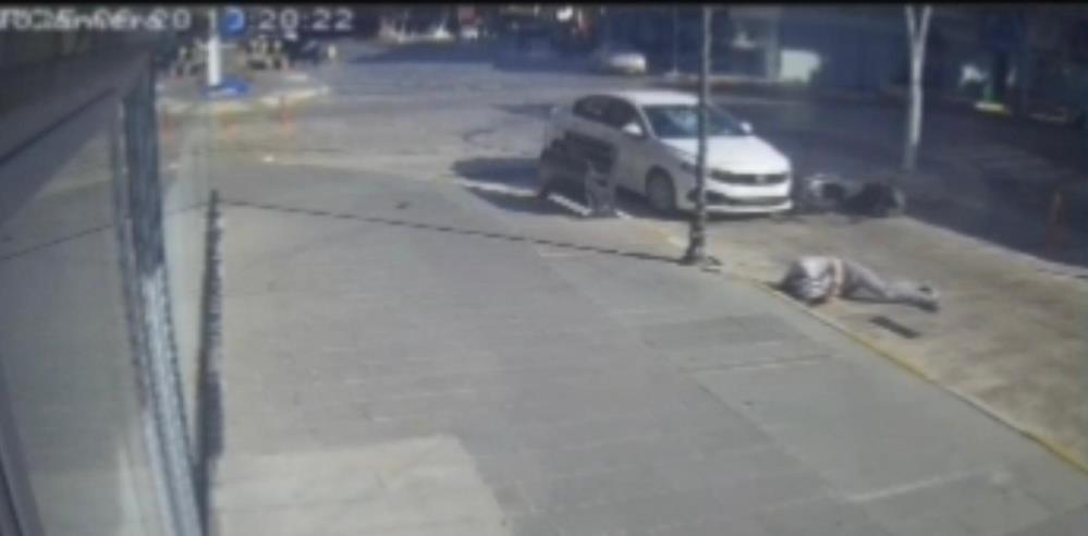 Antalya'da F*ci Kaza! Motosiklet Sürücüsü Metrelerce Savruldu