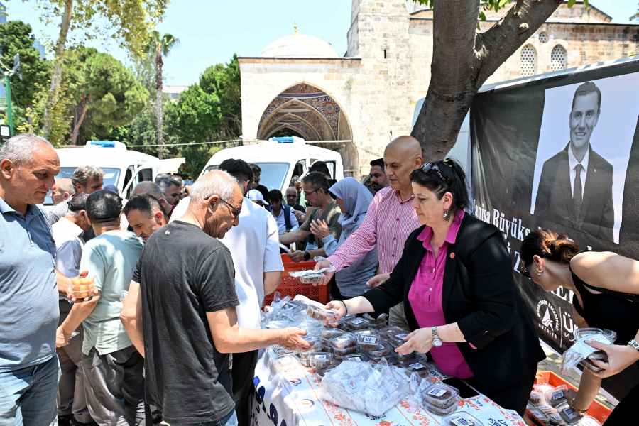 Antalya’da Ferdi Zeyrek’e Vefa Cuma Çıkışı Dağıtılı2