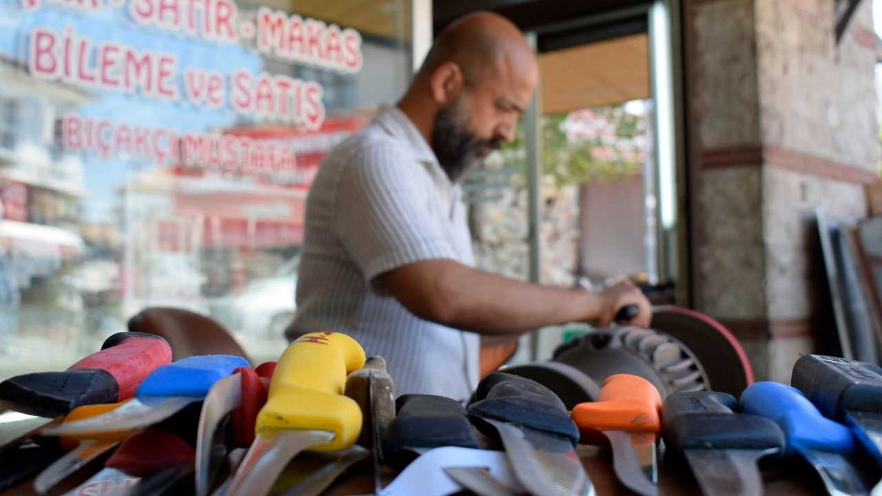 Antalya’da Kurban Yoğunluğu Başladı! 2025 Bıçak Bileme Fiyatı Ne Kadar 3