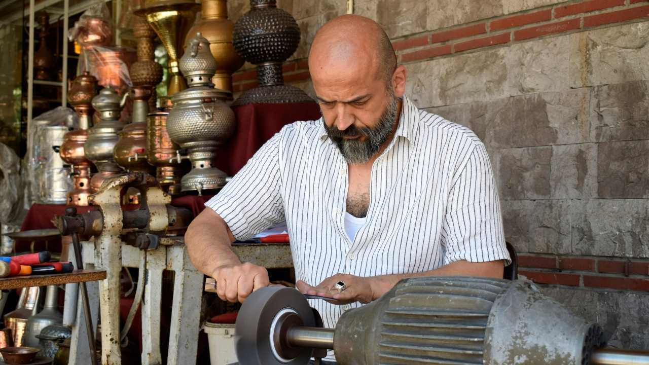 Antalya’da Kurban Yoğunluğu Başladı! 2025 Bıçak Bileme Fiyatı Ne Kadar 4