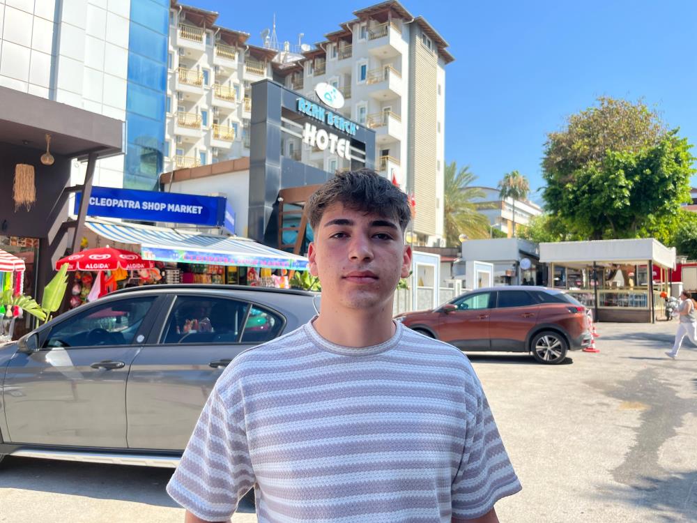 Antalya'da Otelde Yangın Paniği! Müşteriler Tahliye Edildi