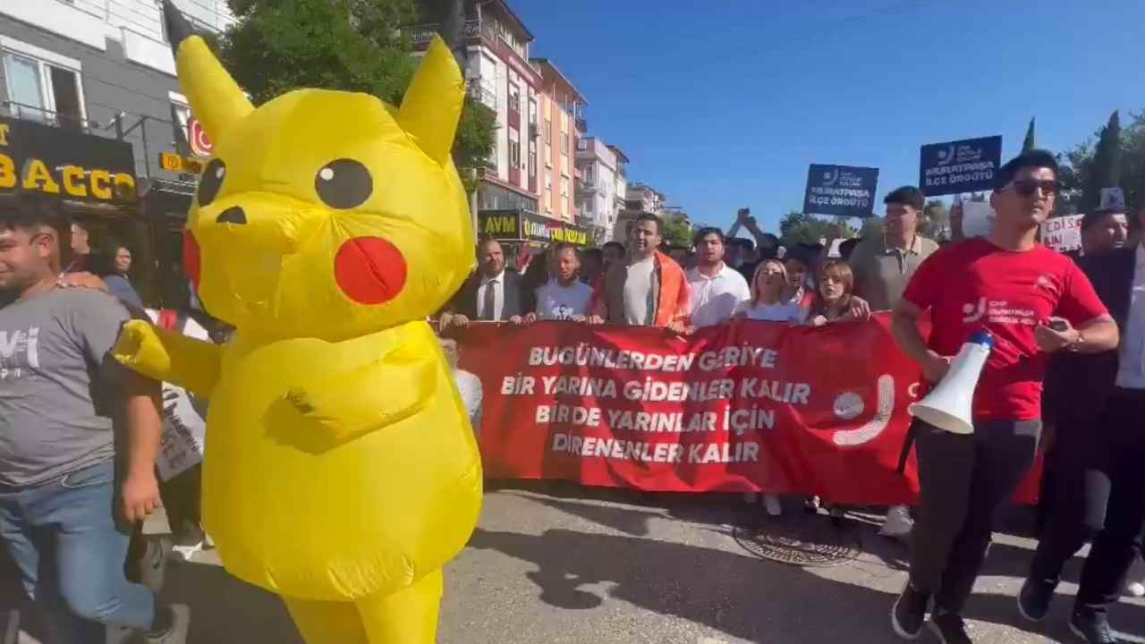 Antalya’da Özgür Özel Rüzgarı! Tüm Gözler Mitingde (2)