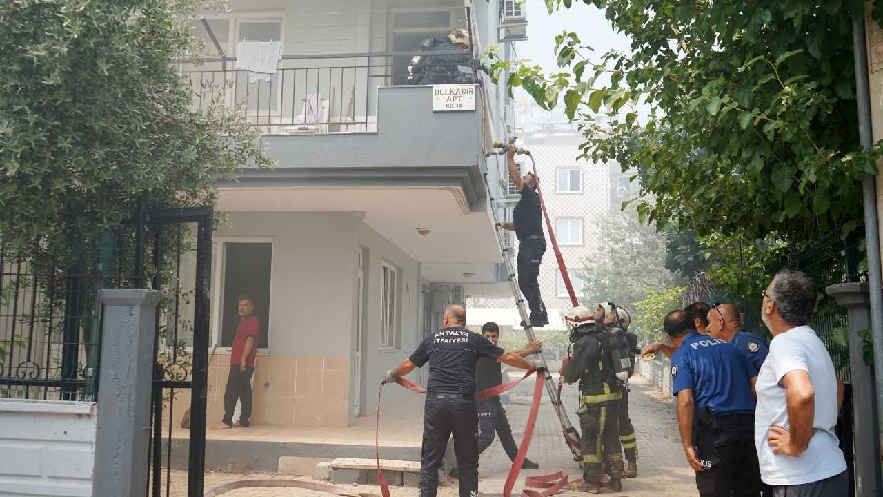 Antalya’da Tartıştığı İki Kardeşin Evini Ateşe Verdi3