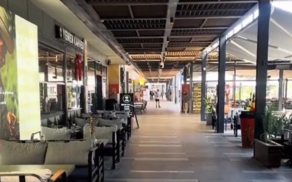 Antalya’da Turist Krizi Beach Park Sessizliğe Büründü1212