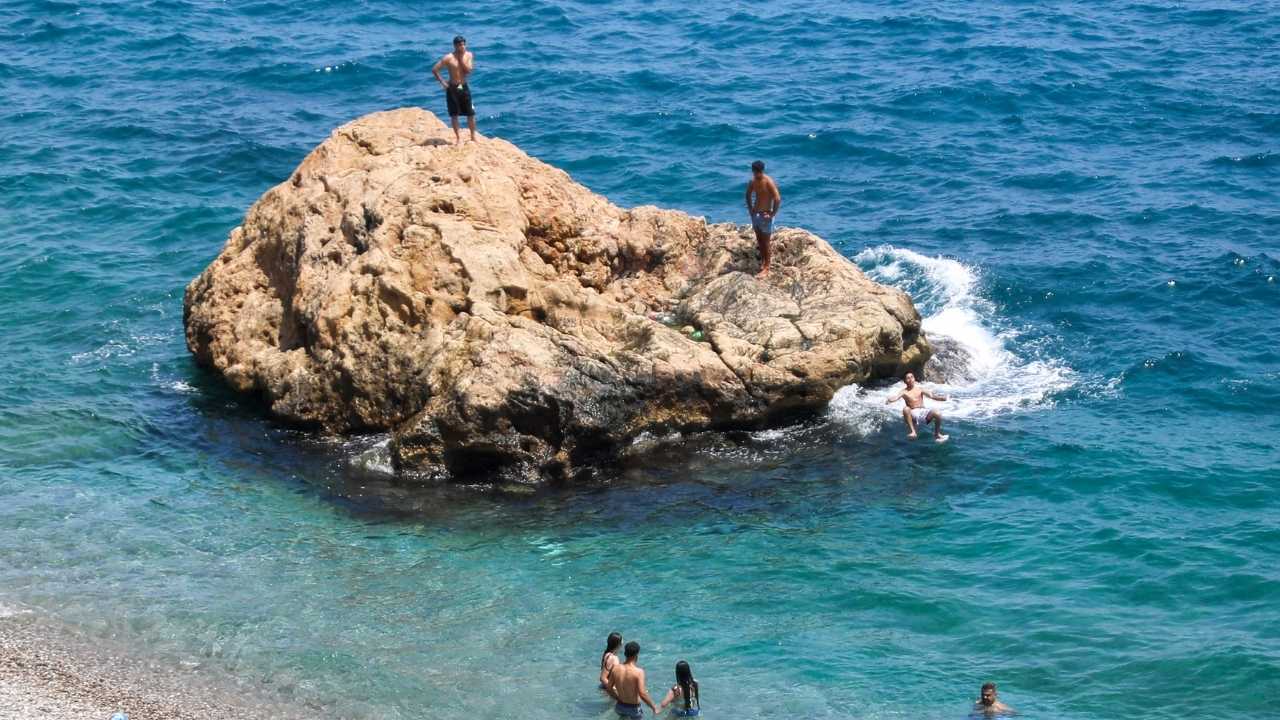 Antalya'da Tyt Bitti, Plajlar Doldu 3