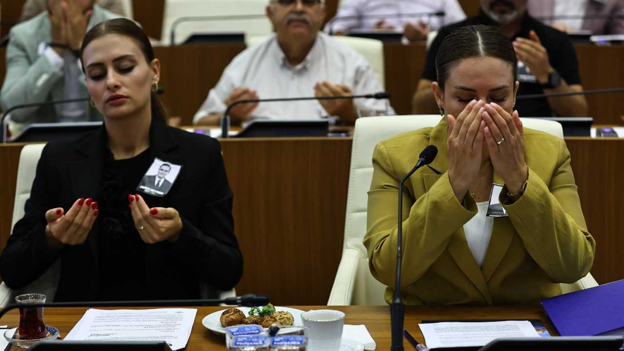 Antalya’dan Ferdi Zeyrek’e Vefa Mesajı 2