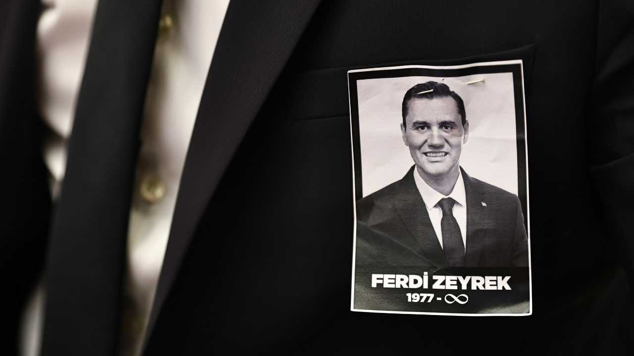 Antalya’dan Ferdi Zeyrek’e Vefa Mesajı 3