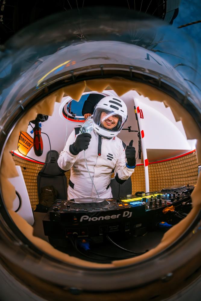 Antalyalı DJ Burak Yeter Dünya Rekoru Kırdı
