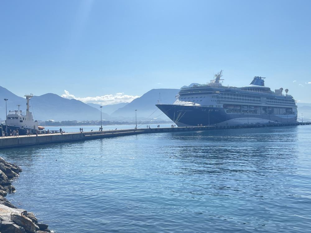 Bahama Bayraklı Kruvaziyer Üçüncü Kez Alanya’ya Demir Attı