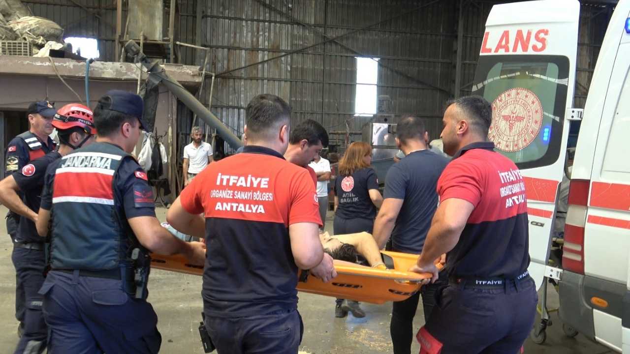 Döşemealtı’nda Feci İş Kazası! Kırım Makinesinin Çarkları İki Bacağını Kopardı 4