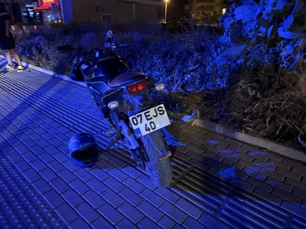 Gazipaşa'da Motosiklet Kontrolden Çıktı! 1 Yaralı