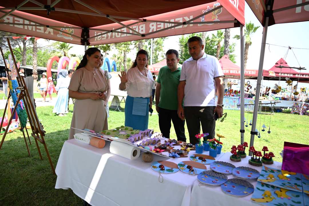 Kemer'de Çocukların Sanat Çalışmaları Sergilendi 1