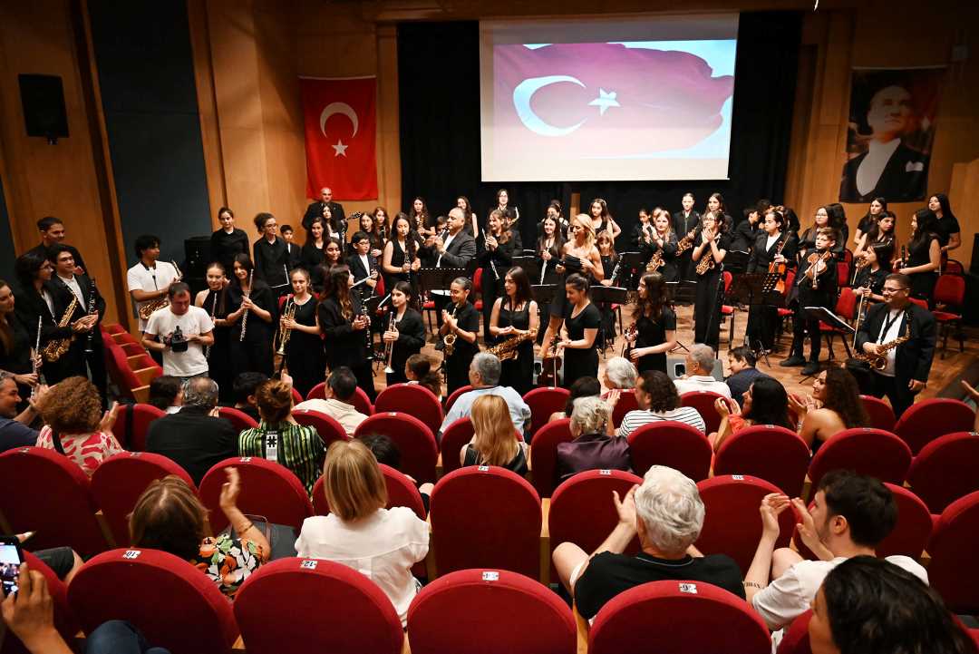 Kemer'de Sahne Bu Kez İyilik İçin Kuruldu 2