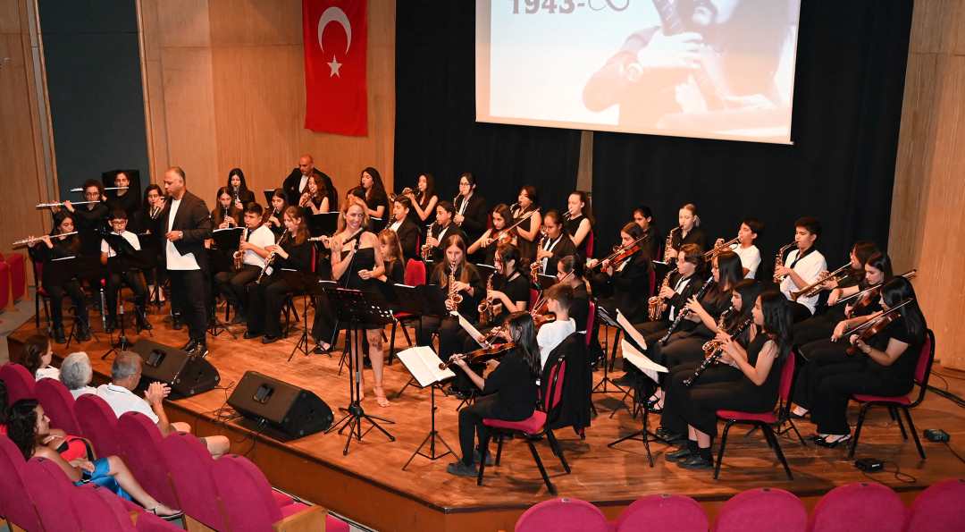 Kemer'de Sahne Bu Kez İyilik İçin Kuruldu 3