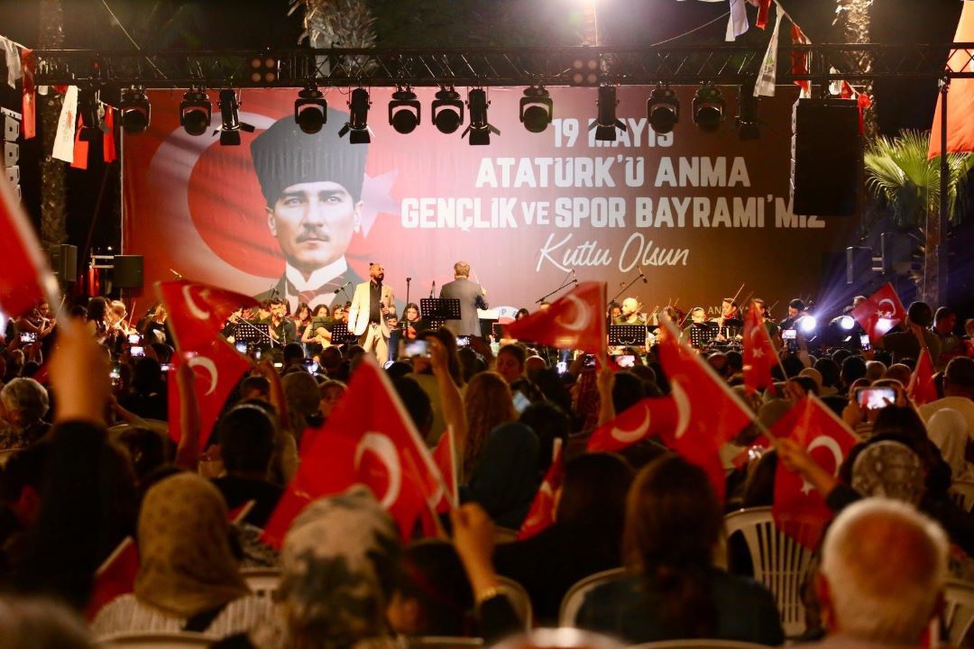 Kepez'de Gençlik Senfoni Orkestrası Müzik Ziyafeti Sunuyor 1