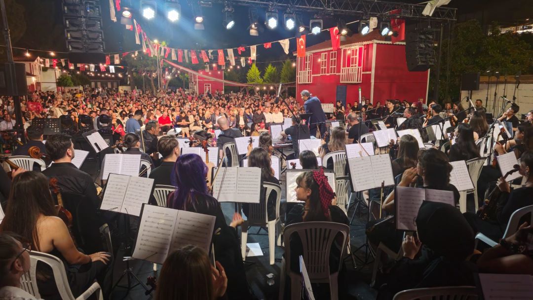 Kepez'de Gençlik Senfoni Orkestrası Müzik Ziyafeti Sunuyor 2