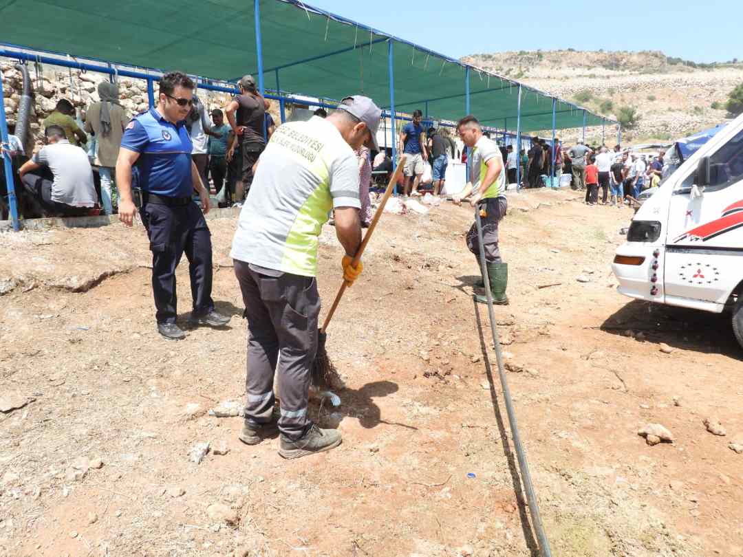 Kepez'de Kurban İbadeti Devam Ediyor 1