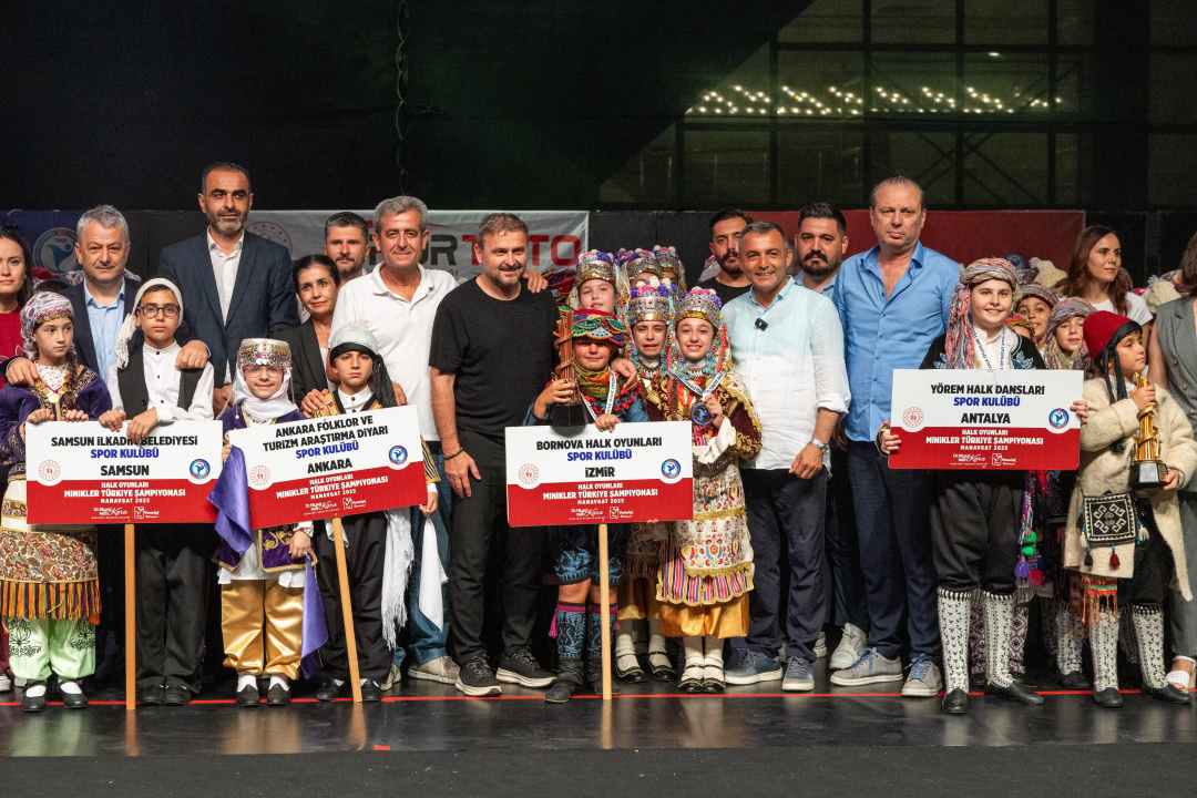 Manavgat’ta Minikler Halk Oyunlarıyla Büyüledi 2