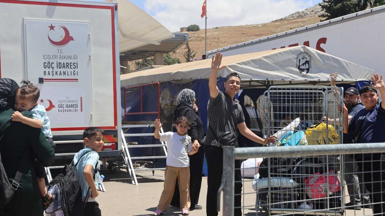 Hatay Cilvegözü’nde Suriyelilerin Bayram Dönüşü Yoğunluğu 2