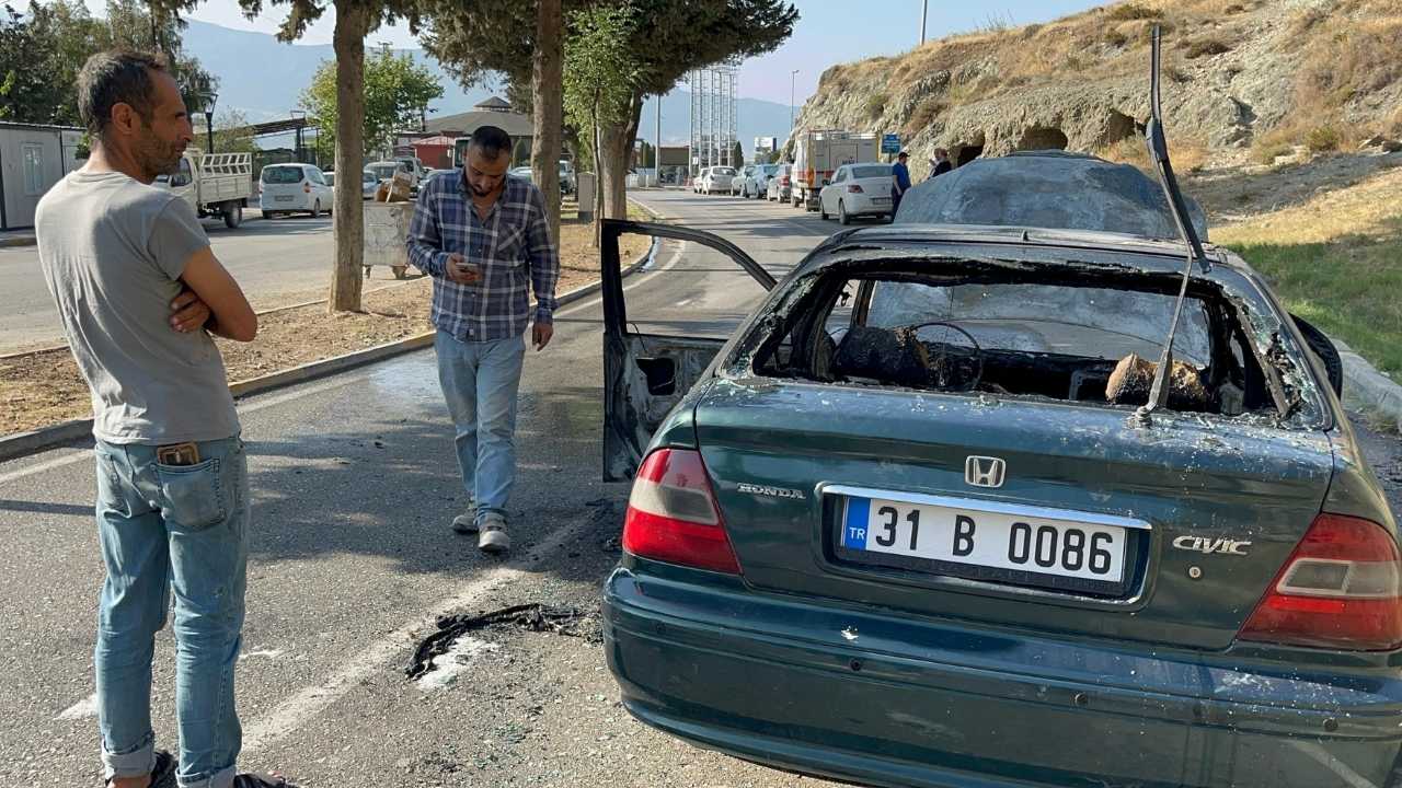 Hatay'da 20 Günlük Araç Seyir Halindeyken Alev Aldı3