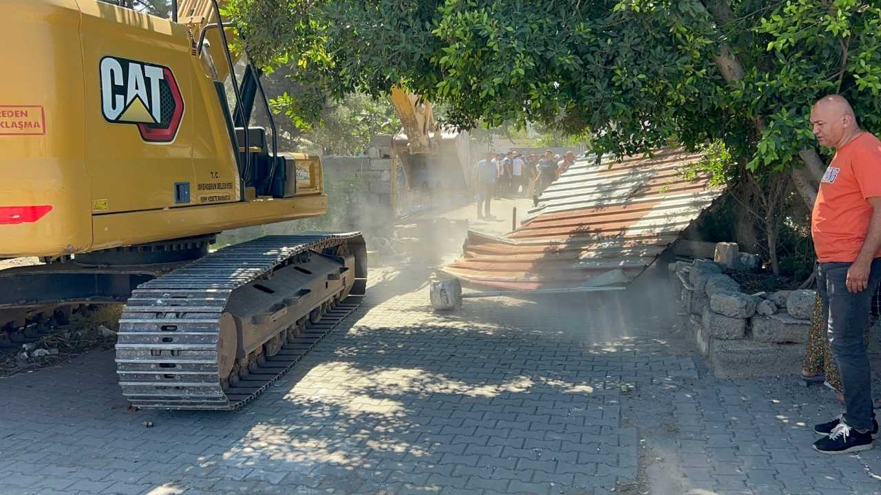 Hatay’da Kaçak Yapı Yıkımında Arbede Çıktı!2