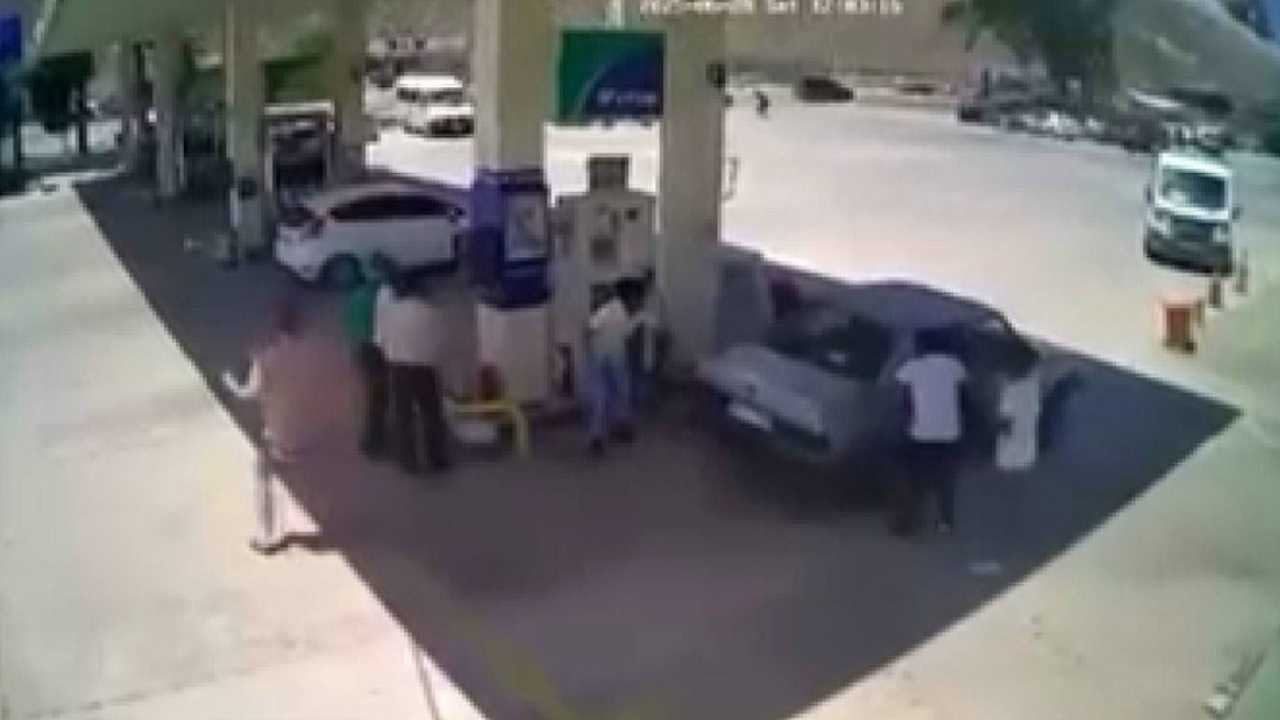 Hatay'da Taş Ocağında Deprem Gibi Patlama 2