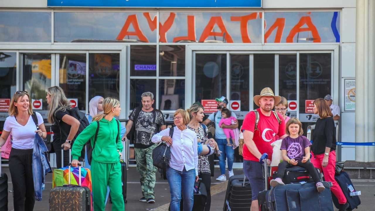 Hürmüz Boğazı Krizi Antalya Turizmini Vuracak Uyarısı 2