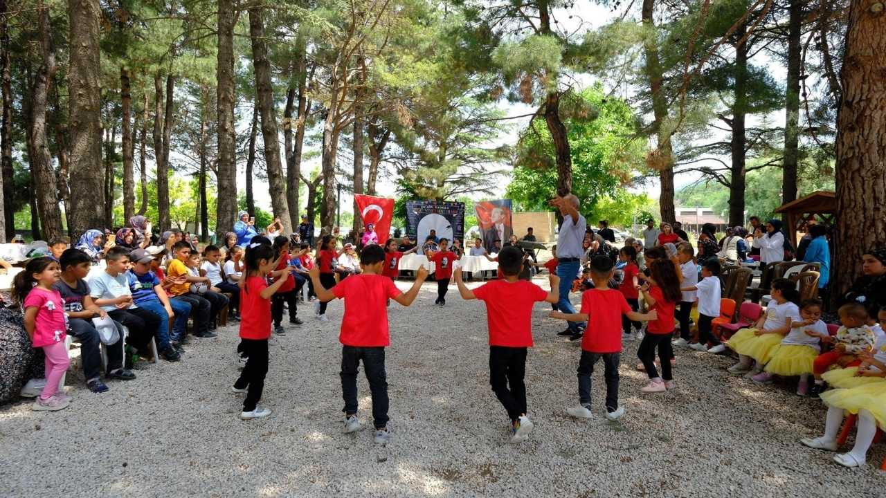 İnsuyu'nda Yıl Sonu Etkinliği! Burdur Valisi Öğrencilerin Coşkusuna Ortak Oldu 4
