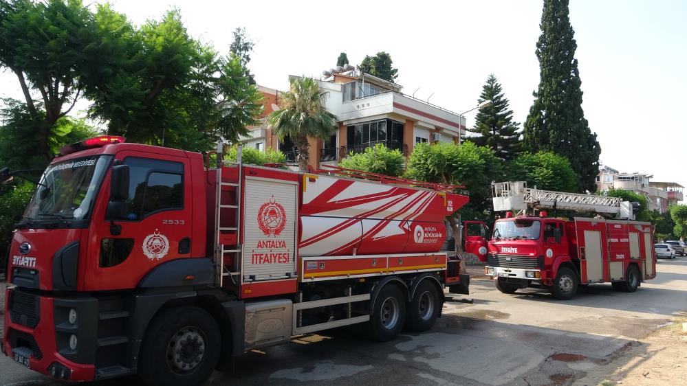 Konyaaltı’nda Yazlık Evi Alevler Sardı!