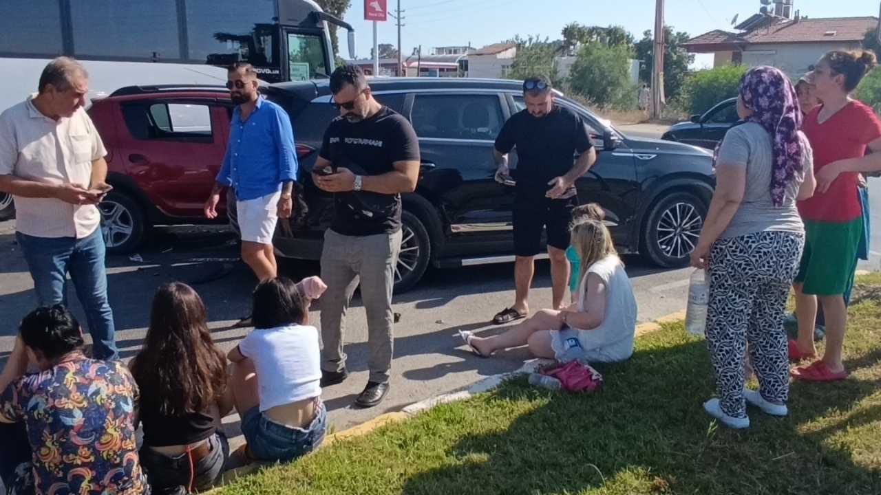 Manavgat’ta İki Aracın Çarpıştığı Kazada 7 Yaralı 2