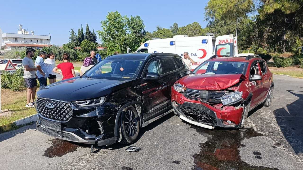 Manavgat’ta İki Aracın Çarpıştığı Kazada 7 Yaralı 3