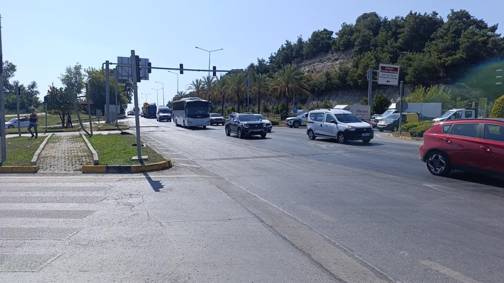 Manavgat’ta Kamyon Otobüse Çarptı! 1 Yolcu Yaralandı