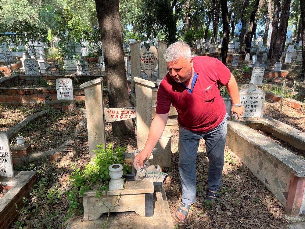 Serik’te Mezarlıkta Çirkin Saldırı! 12 Mezar Taşı Kırıldı
